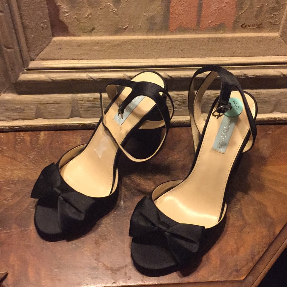 Betsey Johnson glittery bow heels